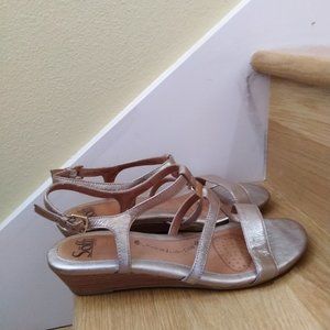 SOFFT gold leather sandals